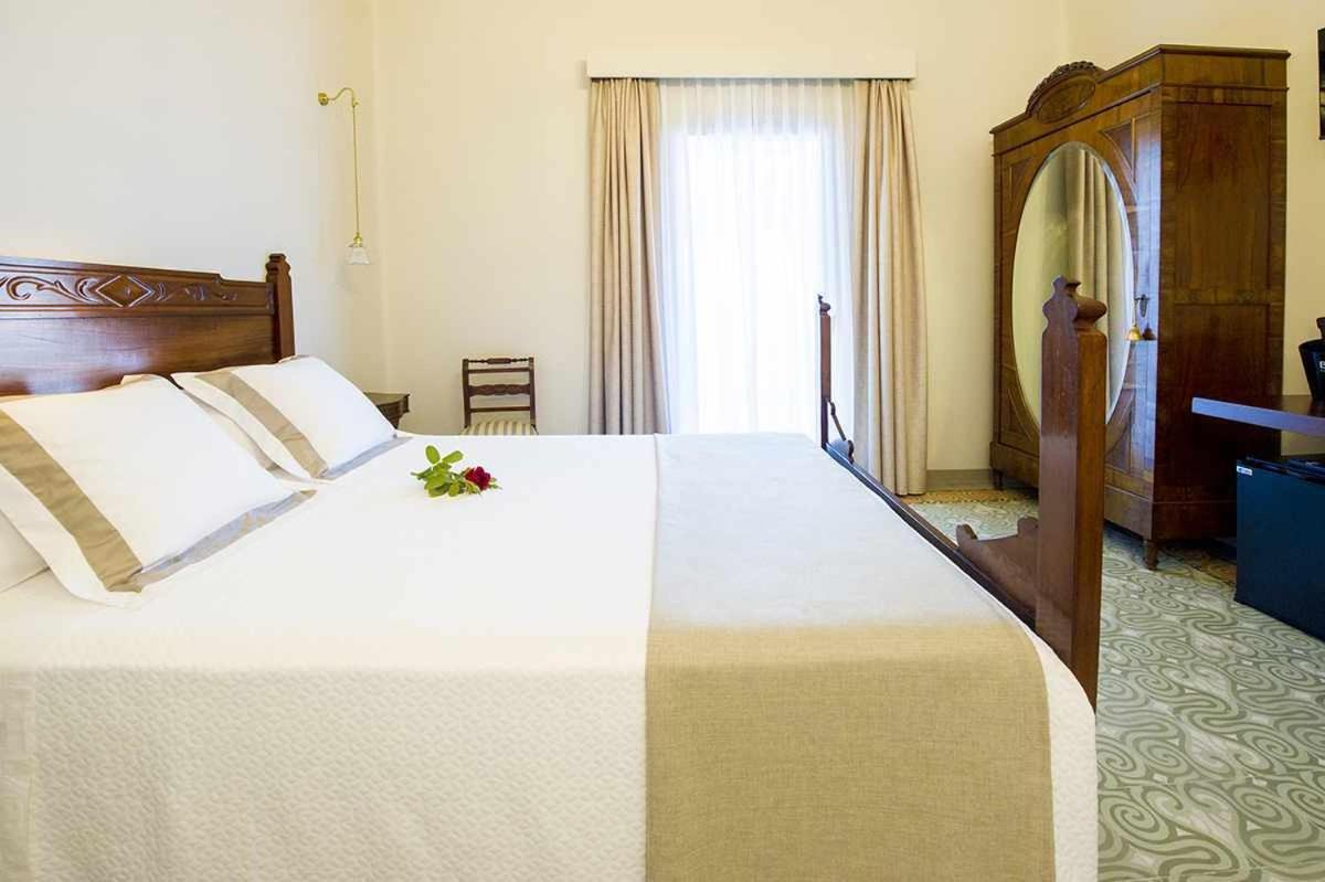 Bolet Casa Modernista Bed & Breakfast Castellvi de la Marca ภายนอก รูปภาพ