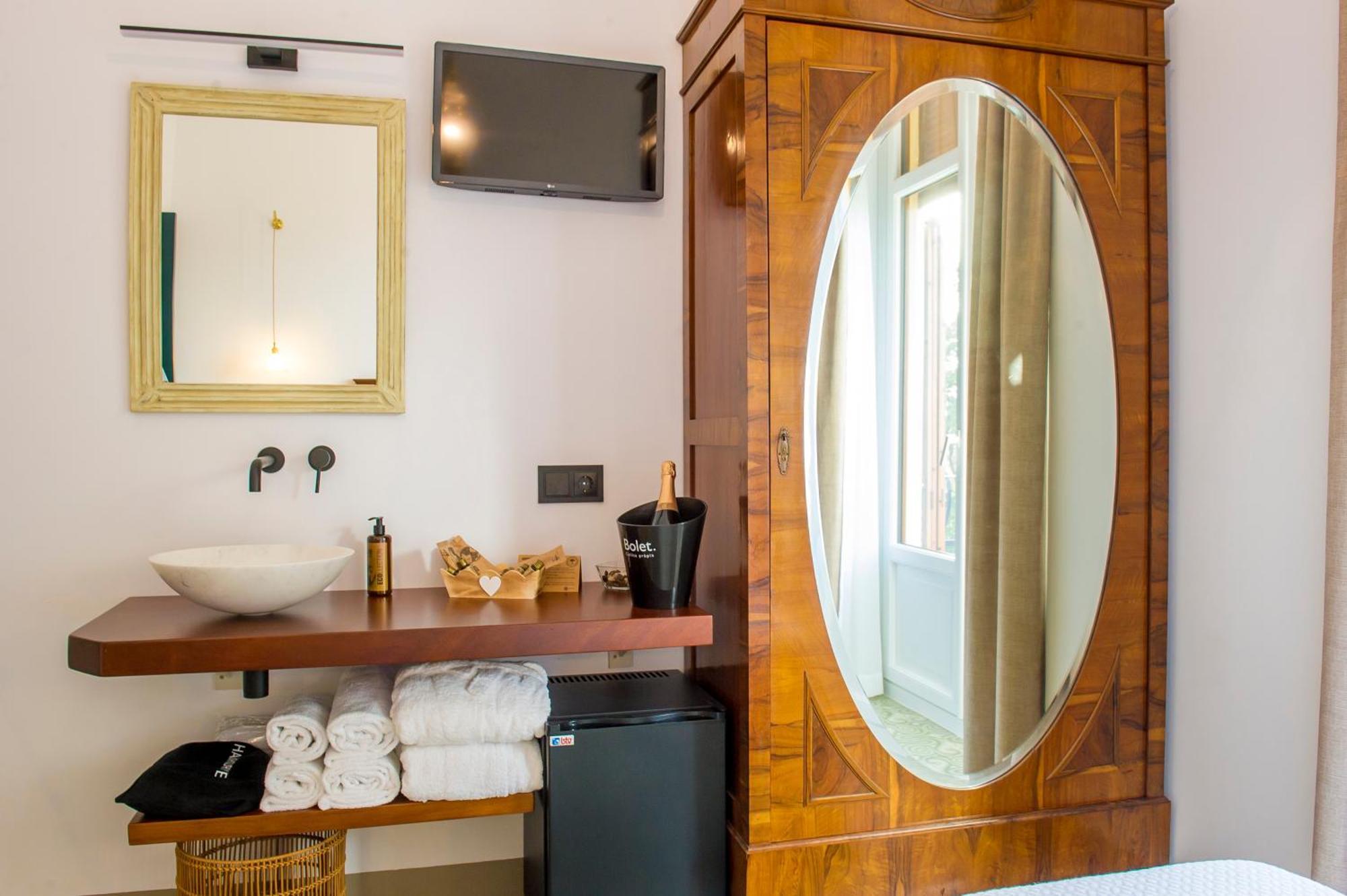 Bolet Casa Modernista Bed & Breakfast Castellvi de la Marca ภายนอก รูปภาพ