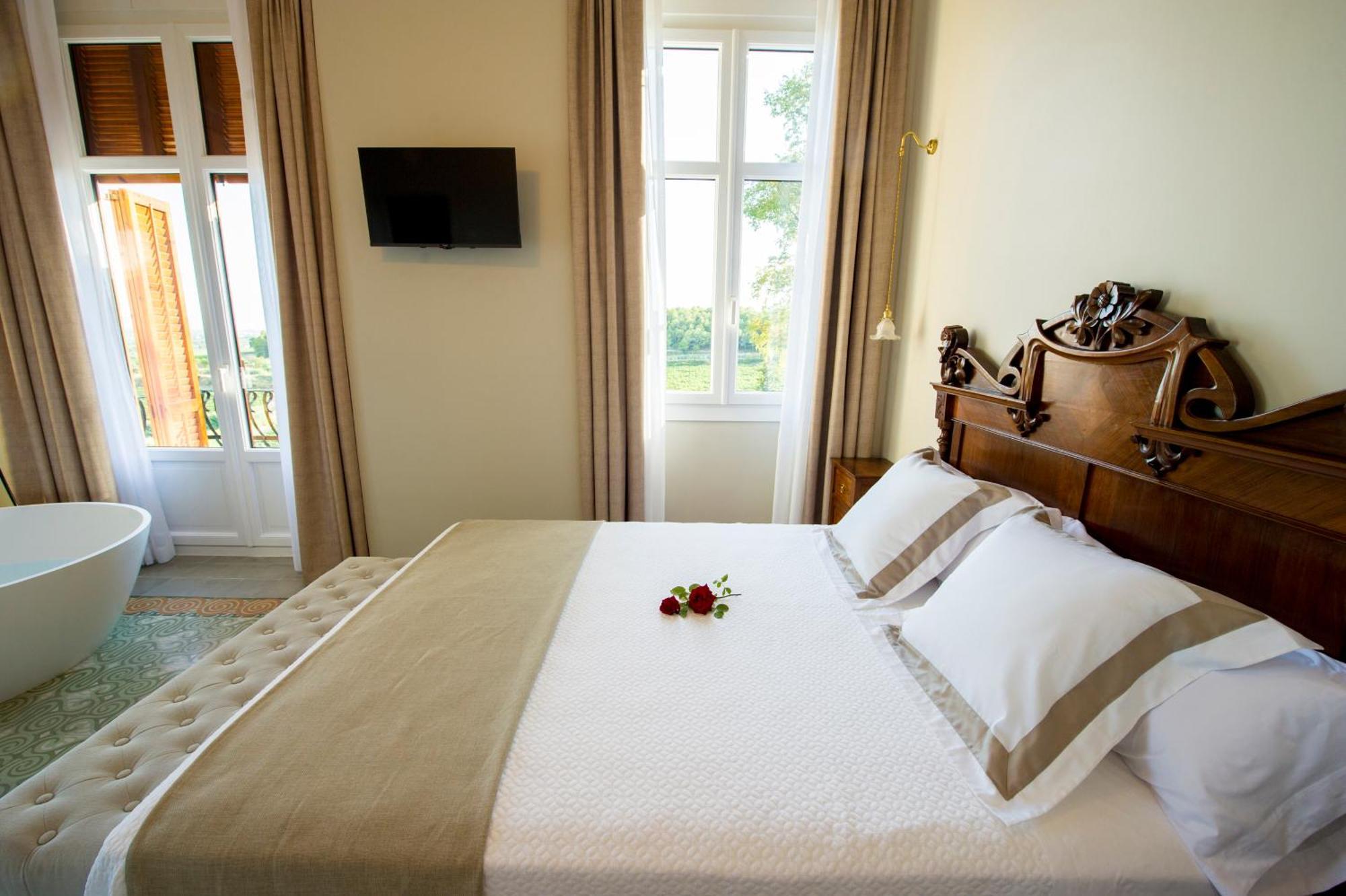Bolet Casa Modernista Bed & Breakfast Castellvi de la Marca ภายนอก รูปภาพ